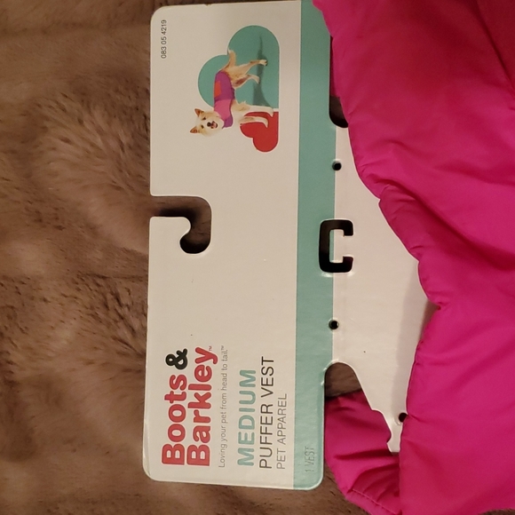 Boots and Barkley Medium Puffer Vest for dogs. - Picture 2 of 4